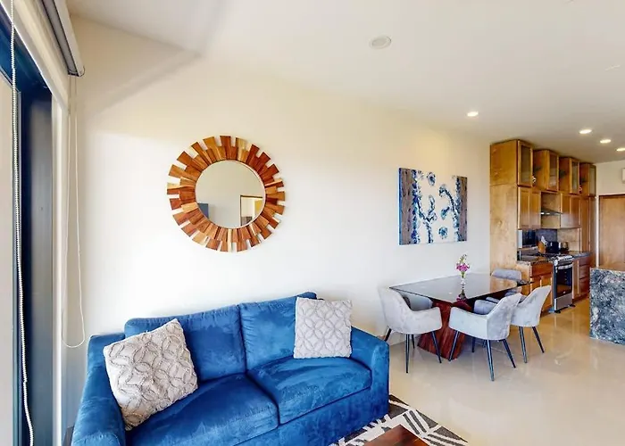 Ground-floor With Ocean View, Pool, Gym, Hot Tub, & Washer/dryer Ferienhaus