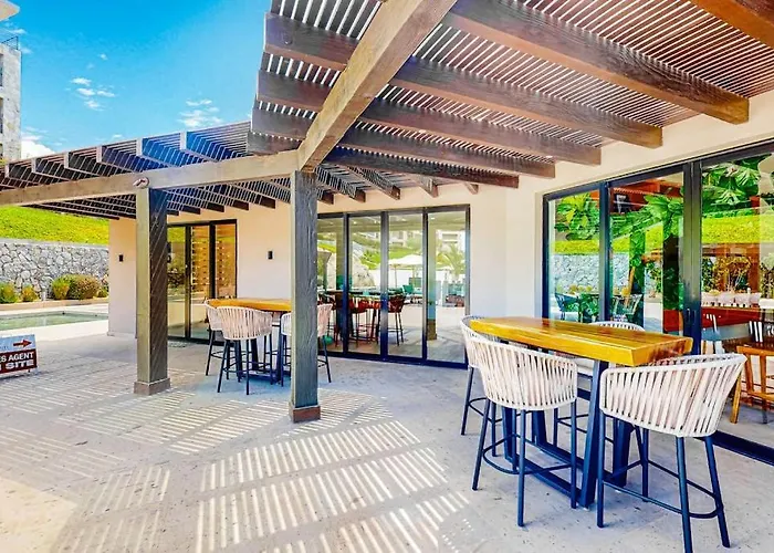 Ground-floor With Ocean View, Pool, Gym, Hot Tub, & Washer/dryer Ferienhaus *