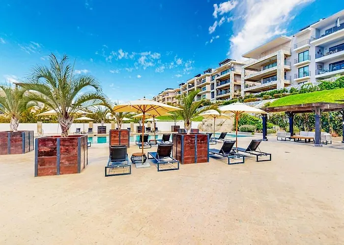 Ground-floor With Ocean View, Pool, Gym, Hot Tub, & Washer/dryer Ferienhaus *