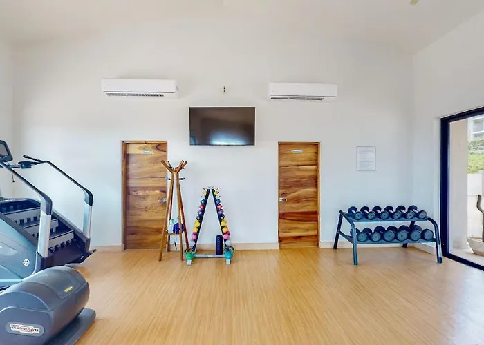 Ferienhaus Ground-floor With Ocean View, Pool, Gym, Hot Tub, & Washer/dryer